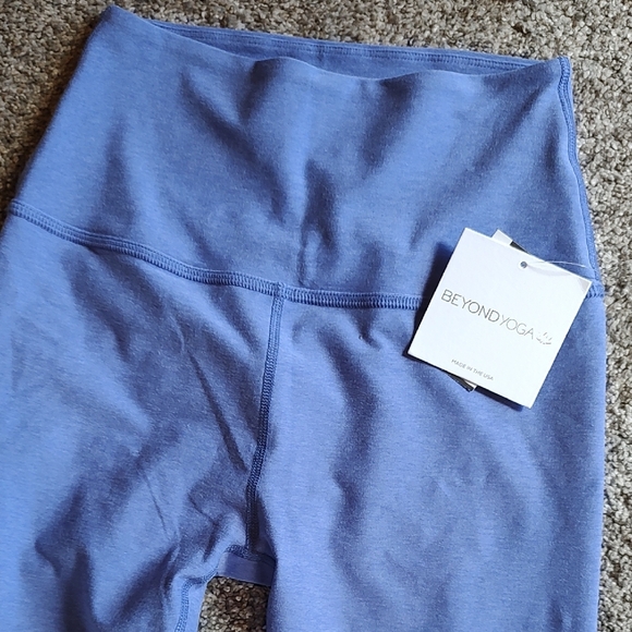 Beyond Yoga Indigo Leggings (M) and Crop Top (S) Set - Picture 3 of 12